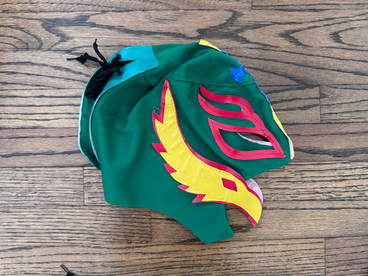 2006 WWE Rey Mysterio Jr. parking lot bootleg mask