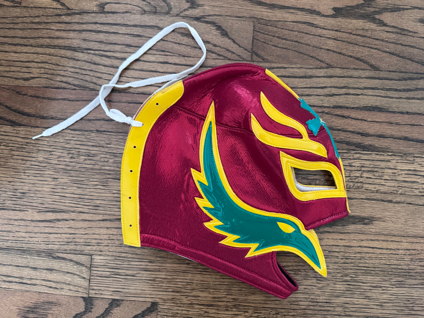 2006 WWE Rey Mysterio Jr. parking lot bootleg mask